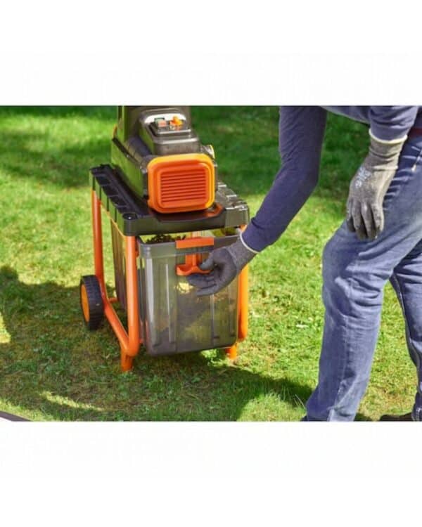 BLACK+DECKER.